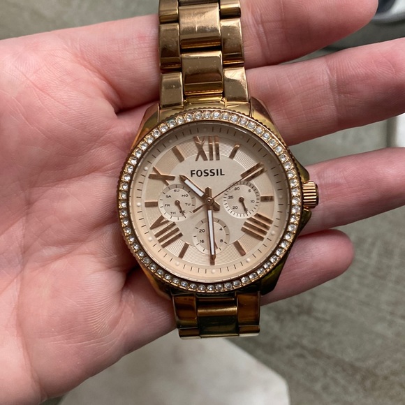 Rose Gold Fossil Watch - Picture 1 of 5